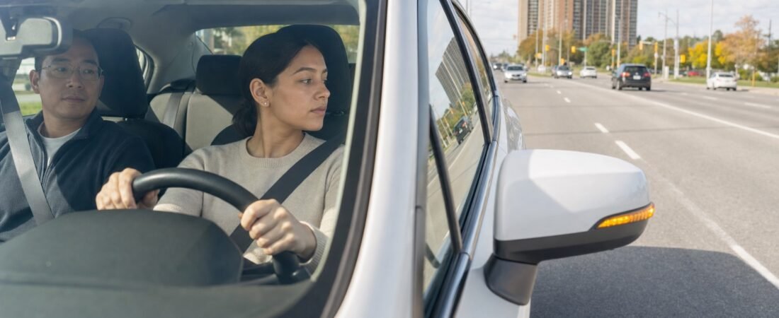 Lane Changes in Ontario: Mirror, Signal, Shoulder Check Without Rushing
